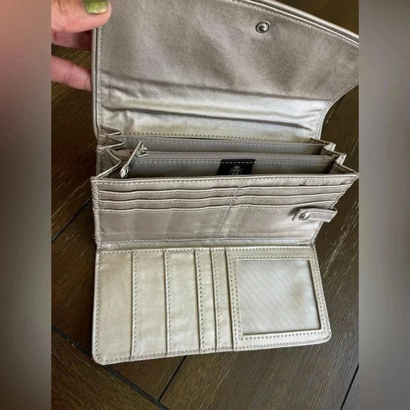 NWOT Kipling money land wallet - Picture 7 of 13